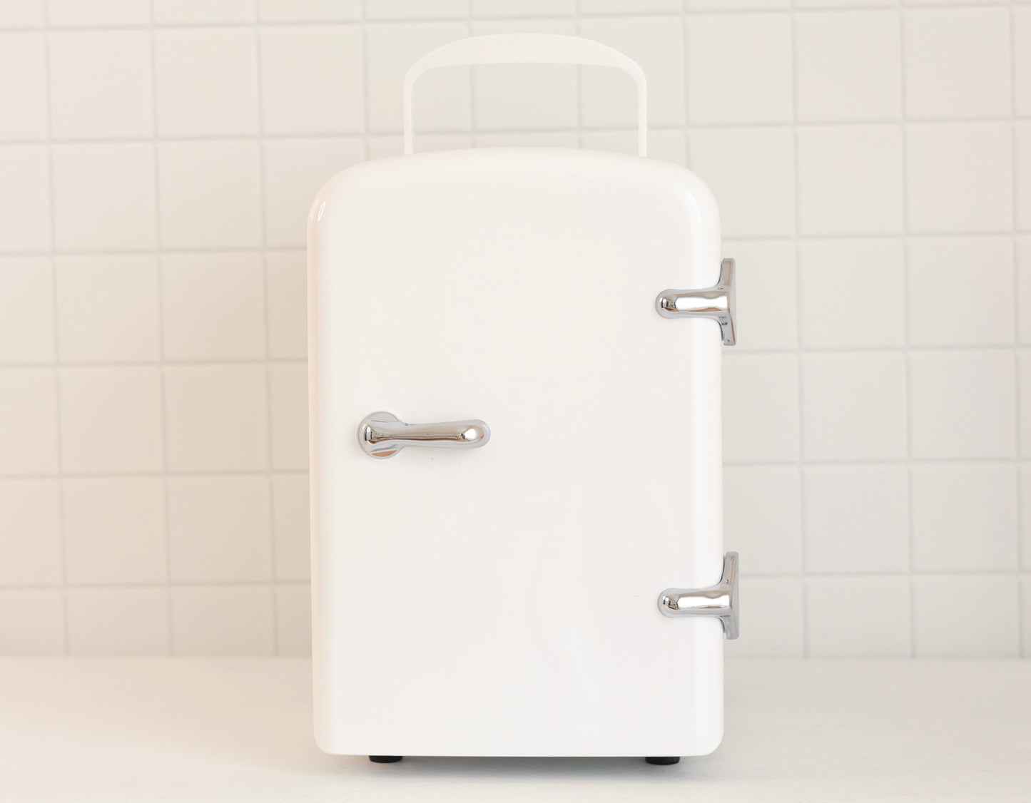 Cool Girl Fridge – vanilla white mini skincare beauty fridge
