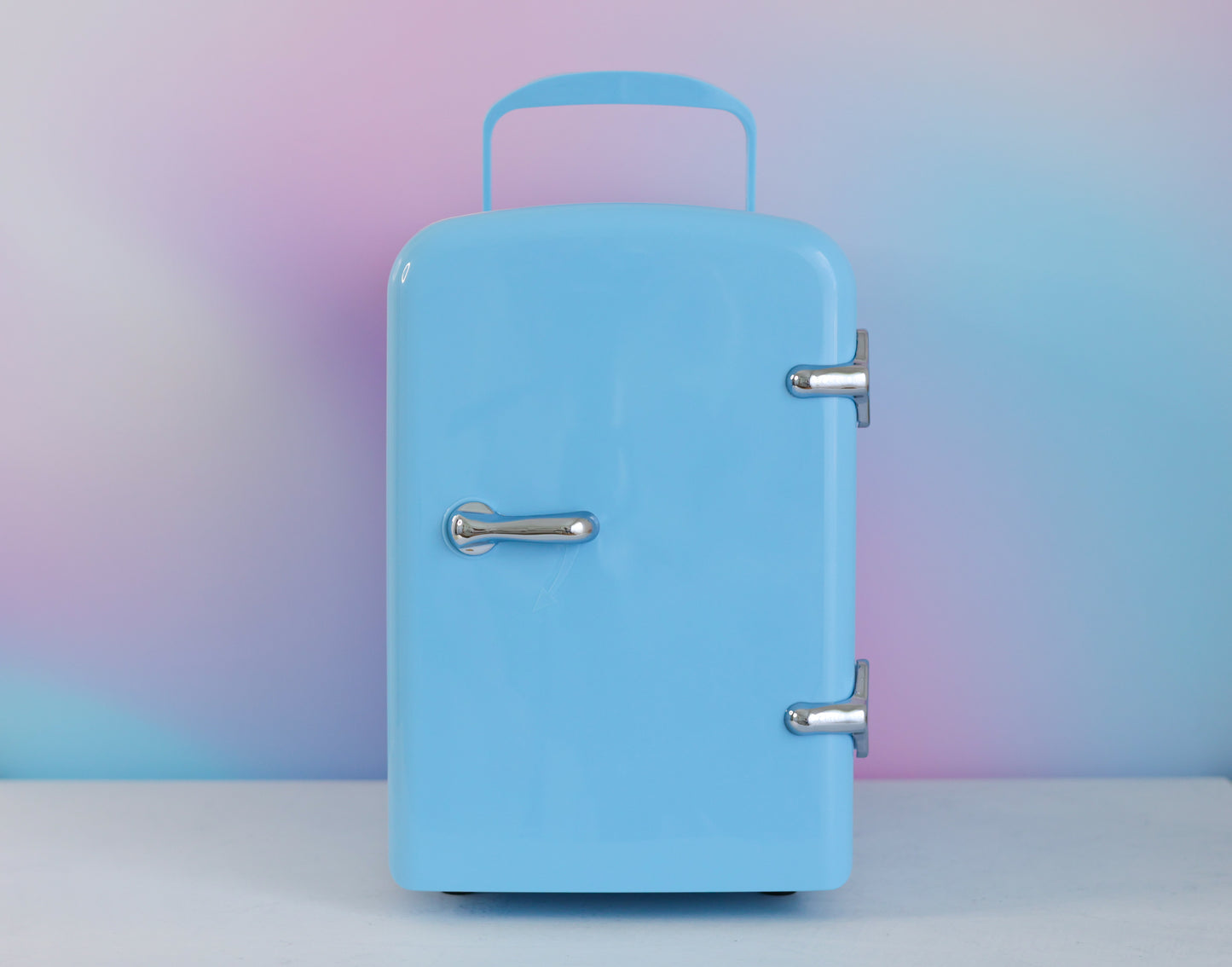 Cool Girl Fridge – daydream blue mini skincare fridge