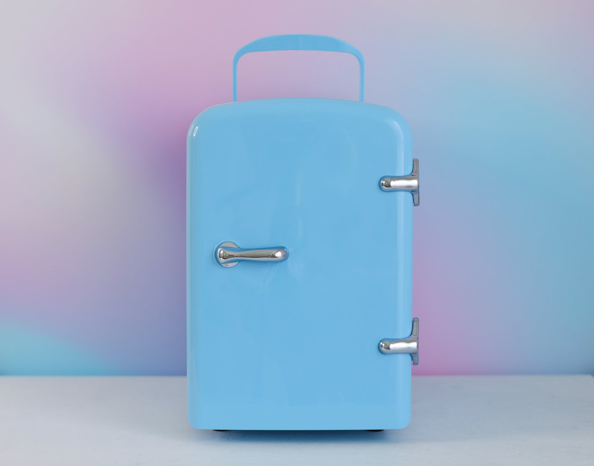 Cool Girl Fridge – daydream blue mini skincare fridge